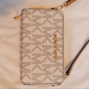 michael kors mini bag!!